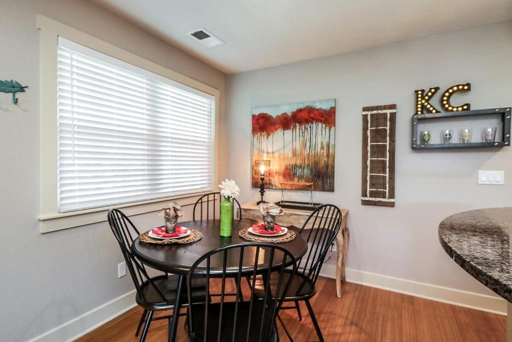 Amazing Locale 2Kingbr 1Bth Villa Kansas City Exterior photo