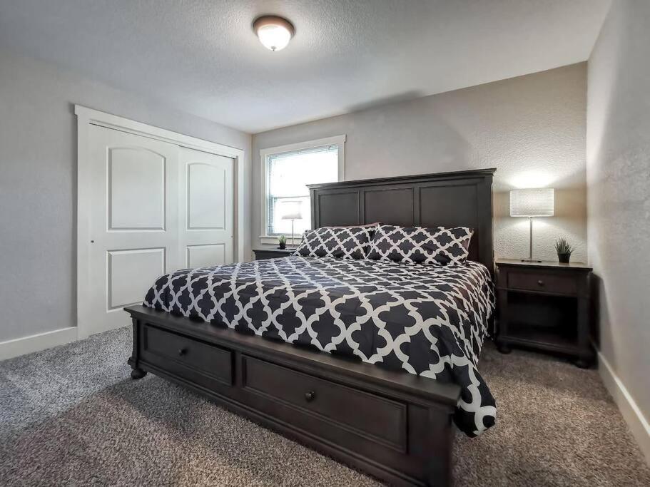 Amazing Locale 2Kingbr 1Bth Villa Kansas City Exterior photo