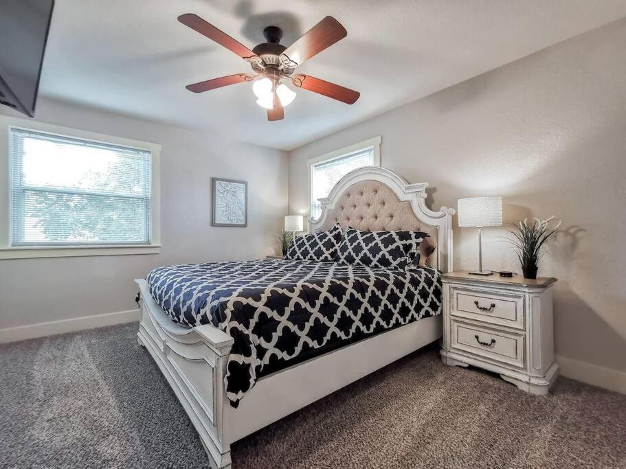 Amazing Locale 2Kingbr 1Bth Villa Kansas City Exterior photo