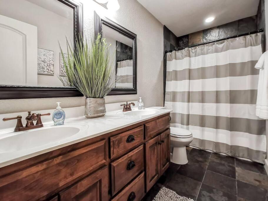 Amazing Locale 2Kingbr 1Bth Villa Kansas City Exterior photo
